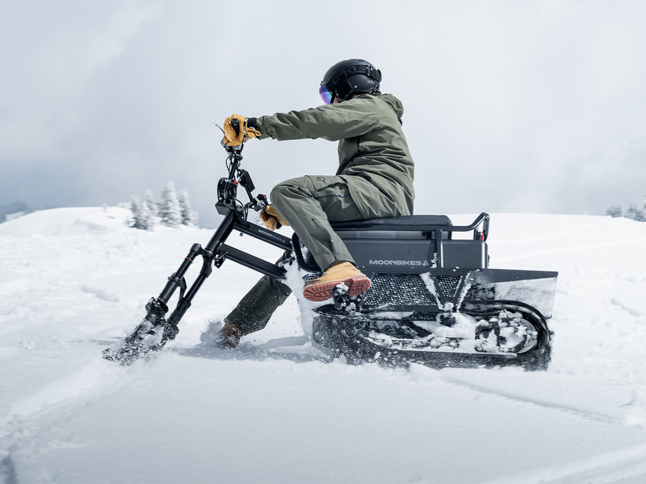 electric snow scooter, Moonbike in snow, family snow EV, ultralight snowmobile, long-range electric snowbike, sustainable snow vehicle